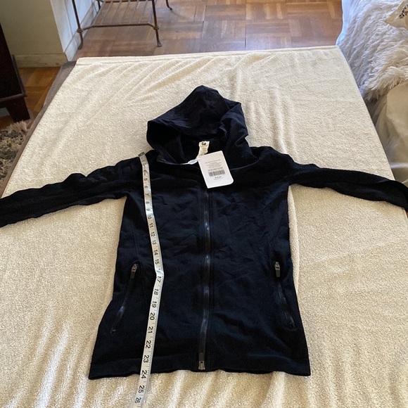 NWT Fabletics Kiley hooded great black zippered stretchy jacket with pockets. - Picture 14 of 16